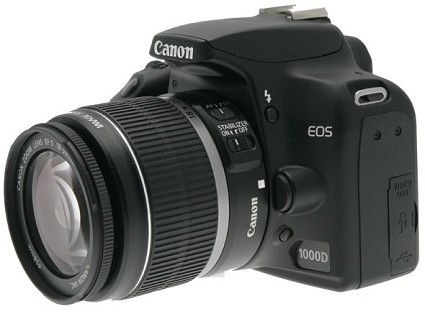 Canon Eos 1000D: nuova digitale dalle ottime prestazioni, leggera e maneggevole. Caratteristiche tecniche e funzionalit�.